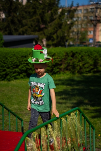 KAPELUSZKI (40)