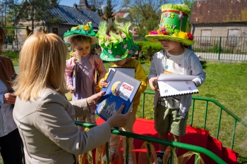 KAPELUSZKI (72)