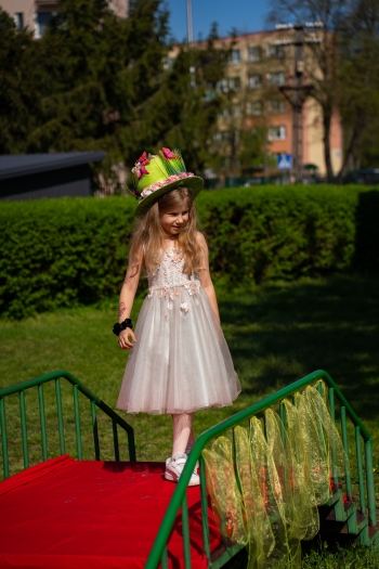 KAPELUSZKI (25)