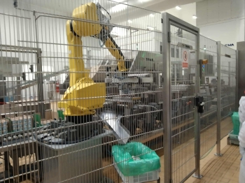 fef51b98-6de4-4e0c-9906-4feabce2c816