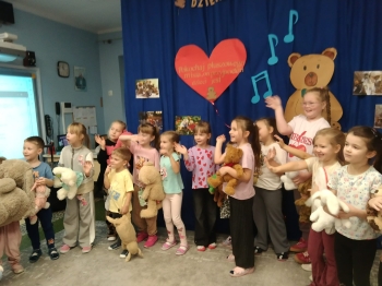 2761d481-ca3d-49bf-993d-3a94daefd42a