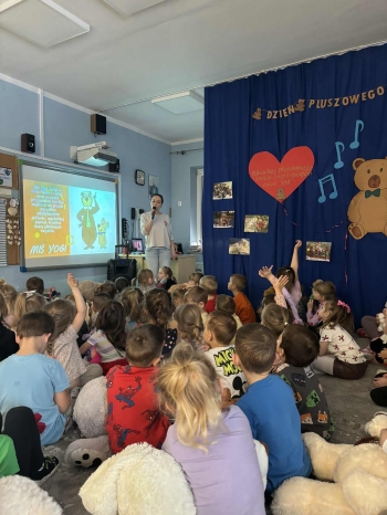 56ea76c6-4fc9-46ec-996f-a4380d132c8a