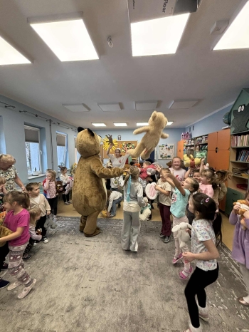 f4d903f3-50c9-4dda-bf83-4594fe372686