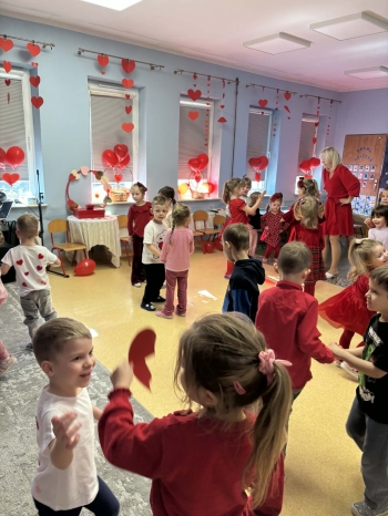 77cc7437-9514-49ef-9b0c-e21883af3f2a