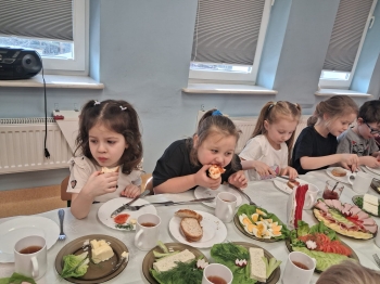 094b13f1-0df3-430a-af76-9d62cc965303