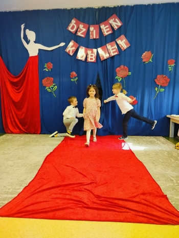 a5f090fe-d66c-46f6-82f2-f4b638db16a1