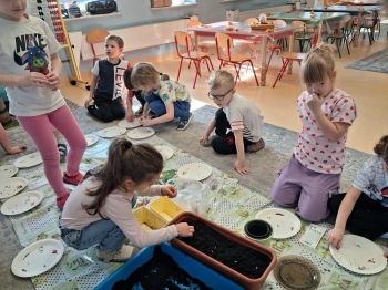 9316e2b0-5d42-4cbe-9f86-f83c844c3d03