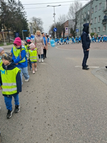 6e7579fe-b9d0-4adf-94cd-a7f7de72c318