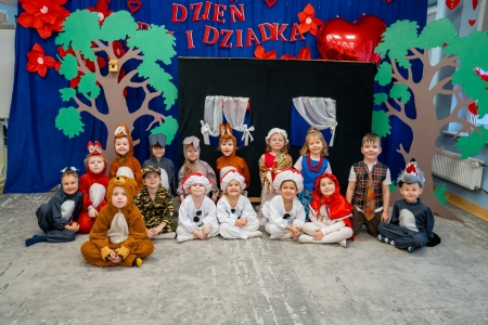 Dzień Babci i Dziadka z ważnym przesłaniem od Czerwonego Kapturka